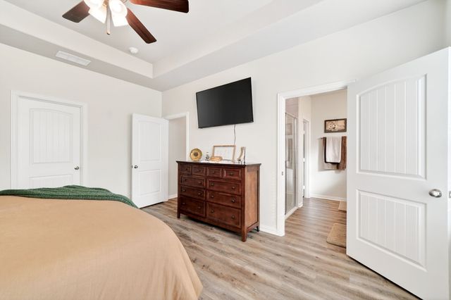 2446 Blackjack Oak Road, Oak Ridge, TX 75161