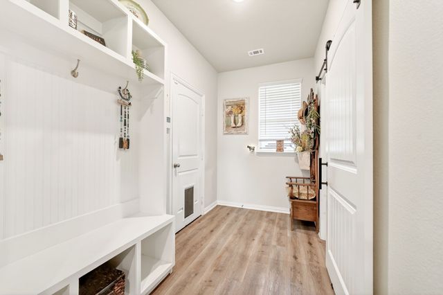 2446 Blackjack Oak Road, Oak Ridge, TX 75161