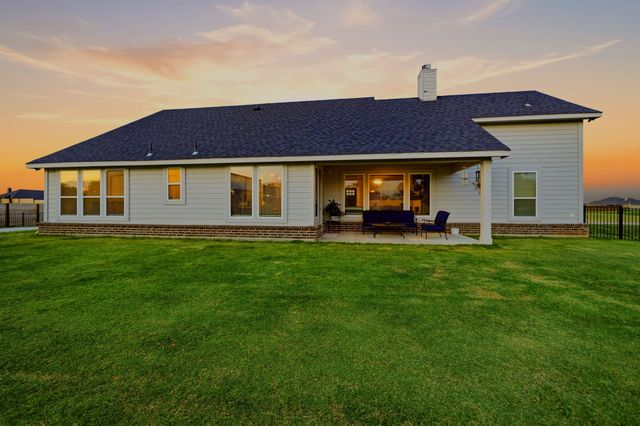 2446 Blackjack Oak Road, Oak Ridge, TX 75161