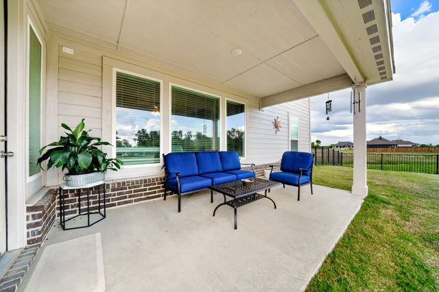 2446 Blackjack Oak Road, Oak Ridge, TX 75161