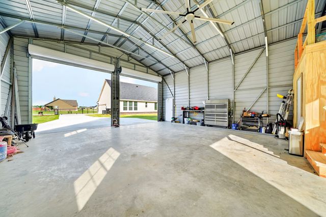 2446 Blackjack Oak Road, Oak Ridge, TX 75161