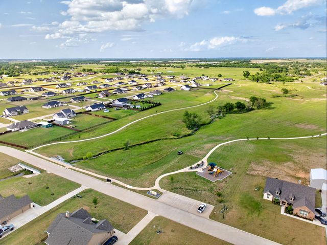 2446 Blackjack Oak Road, Oak Ridge, TX 75161