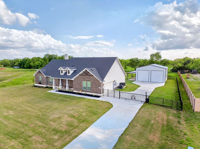 2446 Blackjack Oak Road, Oak Ridge, TX 75161