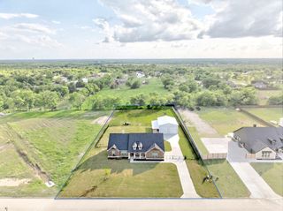 2446 Blackjack Oak Road, Oak Ridge, TX 75161