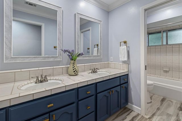 4816 Runway Dr, Fair Oaks, CA 95628