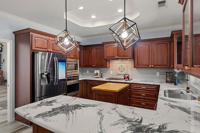 4816 Runway Dr, Fair Oaks, CA 95628