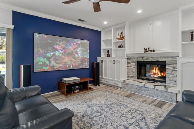 4816 Runway Dr, Fair Oaks, CA 95628