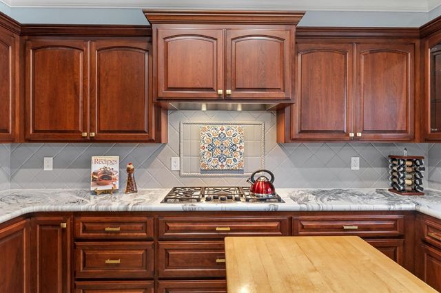 4816 Runway Dr, Fair Oaks, CA 95628