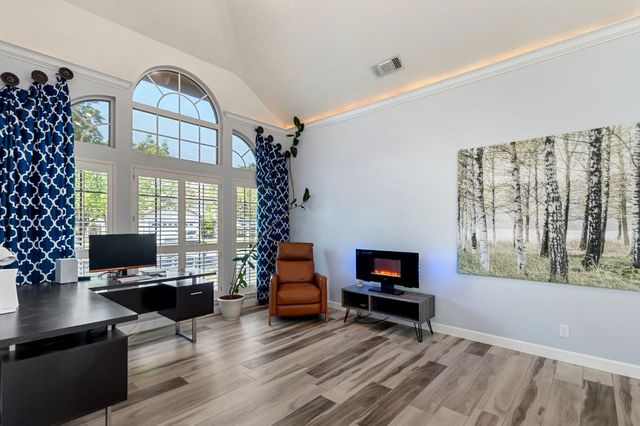 4816 Runway Dr, Fair Oaks, CA 95628