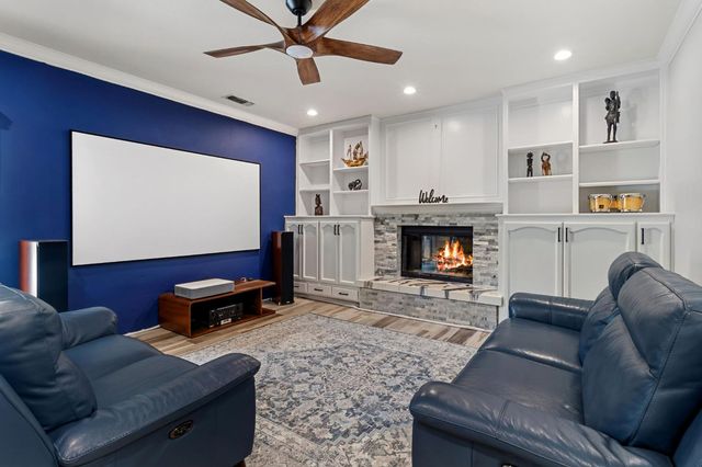 4816 Runway Dr, Fair Oaks, CA 95628