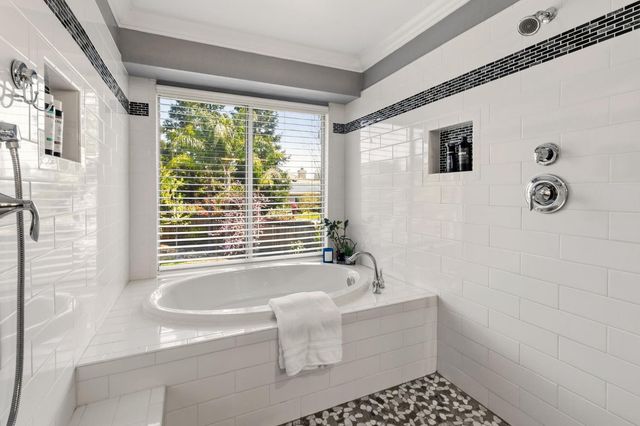 4816 Runway Dr, Fair Oaks, CA 95628