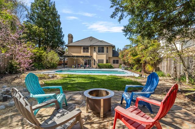 4816 Runway Dr, Fair Oaks, CA 95628