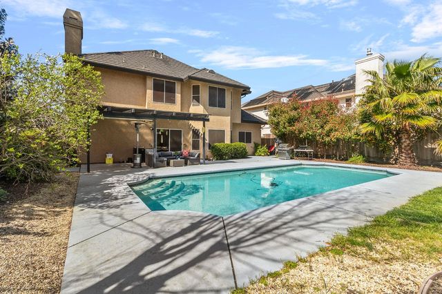 4816 Runway Dr, Fair Oaks, CA 95628