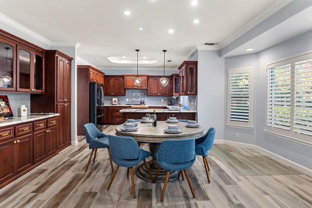 4816 Runway Dr, Fair Oaks, CA 95628