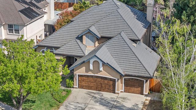 4816 Runway Dr, Fair Oaks, CA 95628