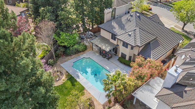 4816 Runway Dr, Fair Oaks, CA 95628