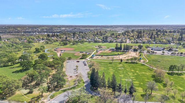 4816 Runway Dr, Fair Oaks, CA 95628