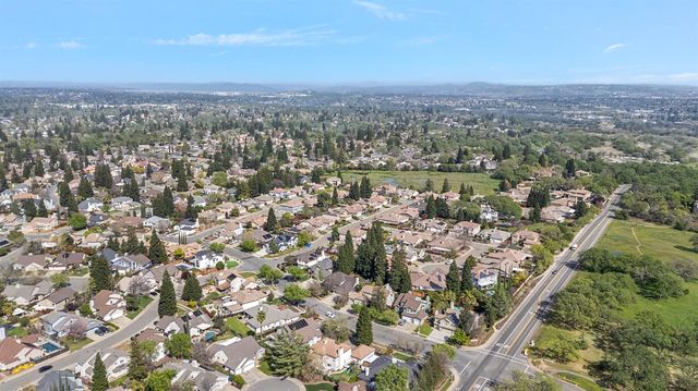 4816 Runway Dr, Fair Oaks, CA 95628