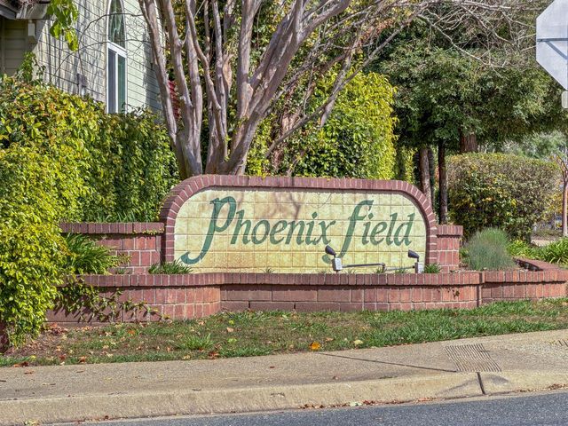 4816 Runway Dr, Fair Oaks, CA 95628