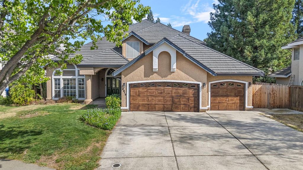 4816 Runway Dr, Fair Oaks, CA 95628