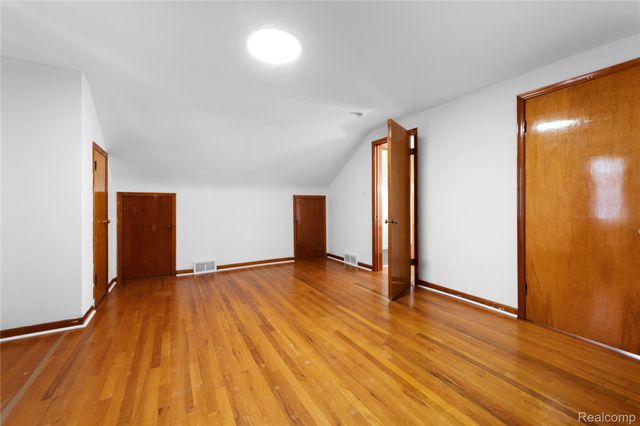 8060 Edward Avenue, Center Line, MI 48015