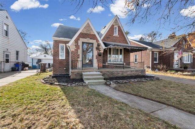 8060 Edward Avenue, Center Line, MI 48015