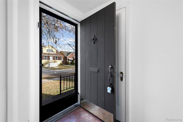 8060 Edward Avenue, Center Line, MI 48015