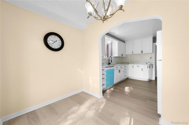 8060 Edward Avenue, Center Line, MI 48015