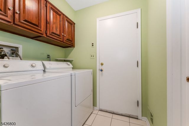 894 Ardsley Ln, Bridgewater Twp., NJ 08807