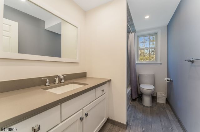 894 Ardsley Ln, Bridgewater Twp., NJ 08807