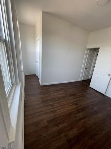 22 N Main St, Phillipsburg Town, NJ 08865
