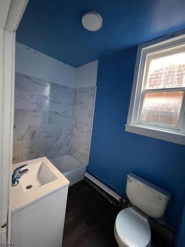 22 N Main St, Phillipsburg Town, NJ 08865