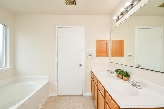 19319 Jordans Landing Lane, Richmond, TX 77407