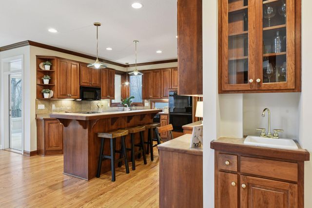 27740 Brynmawr Place, Excelsior, MN 55331