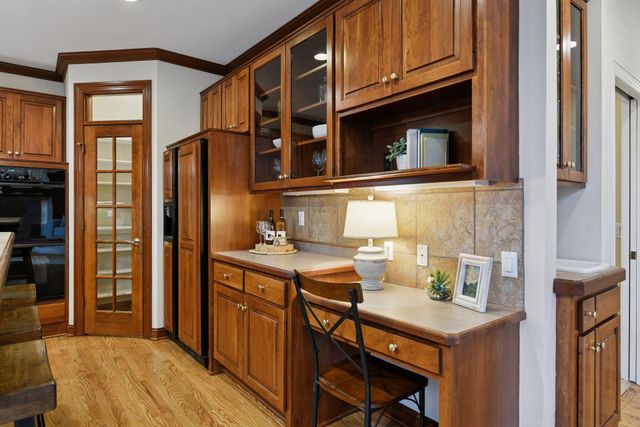 27740 Brynmawr Place, Excelsior, MN 55331