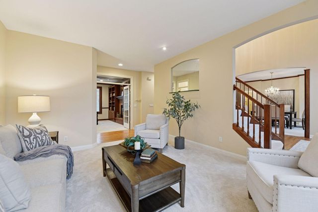 27740 Brynmawr Place, Excelsior, MN 55331