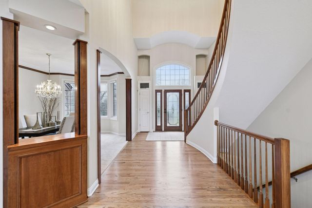 27740 Brynmawr Place, Excelsior, MN 55331