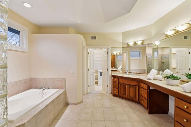 27740 Brynmawr Place, Excelsior, MN 55331