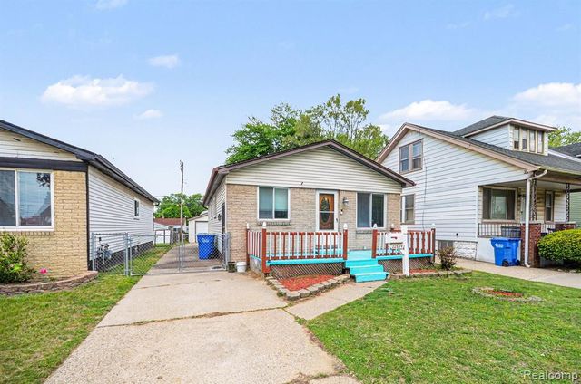22844 Hillock Avenue, Warren, MI 48089