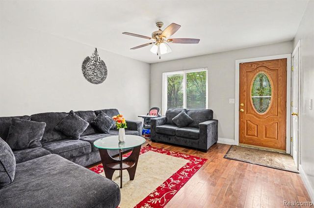 22844 Hillock Avenue, Warren, MI 48089