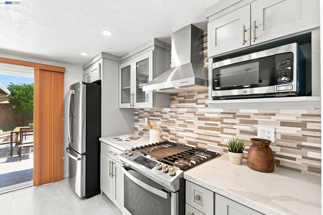 3830 Campbell Pl, Fremont, CA 94536