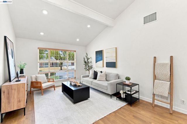 3830 Campbell Pl, Fremont, CA 94536