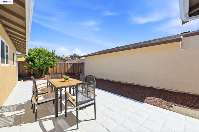 3830 Campbell Pl, Fremont, CA 94536