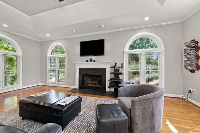 915 Briarwood Crst, Nashville, TN 37221