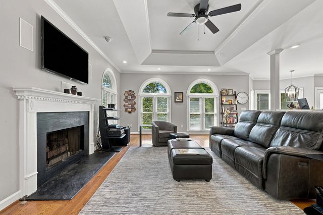 915 Briarwood Crst, Nashville, TN 37221