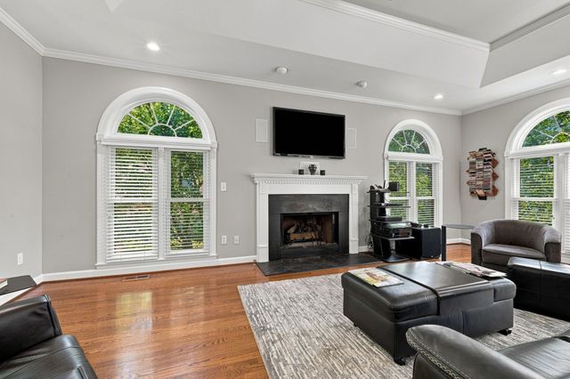 915 Briarwood Crst, Nashville, TN 37221