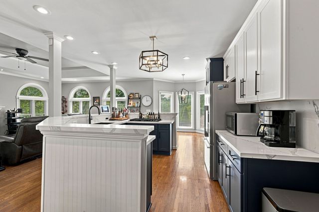 915 Briarwood Crst, Nashville, TN 37221