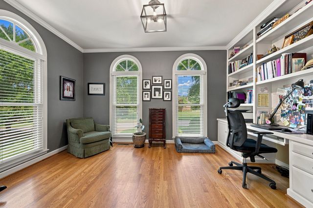 915 Briarwood Crst, Nashville, TN 37221