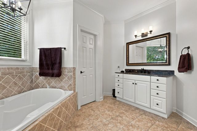 915 Briarwood Crst, Nashville, TN 37221