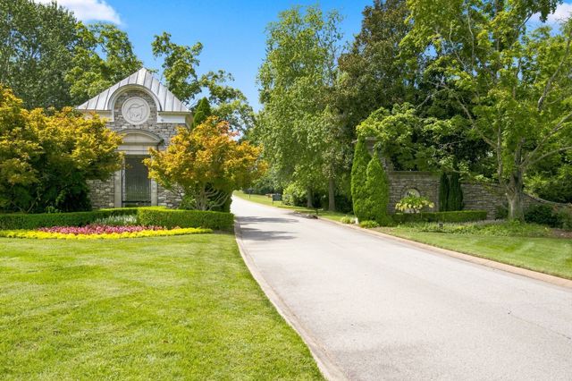 915 Briarwood Crst, Nashville, TN 37221